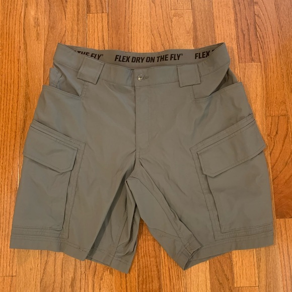 Duluth Trading Cargo Shorts Flex Fire Hose Men Sz 38 Black Relaxed Fit 9" Inseam - Picture 1 of 3